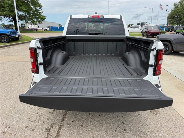 2026 RAM 1500 Express:26-213