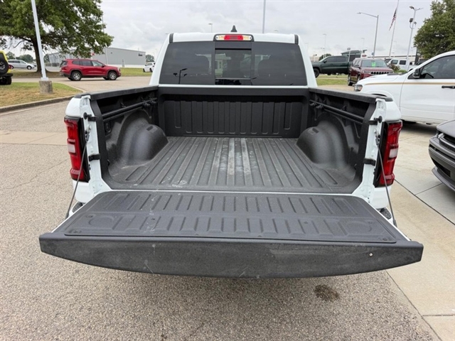 2026 RAM 1500 Express:26-237