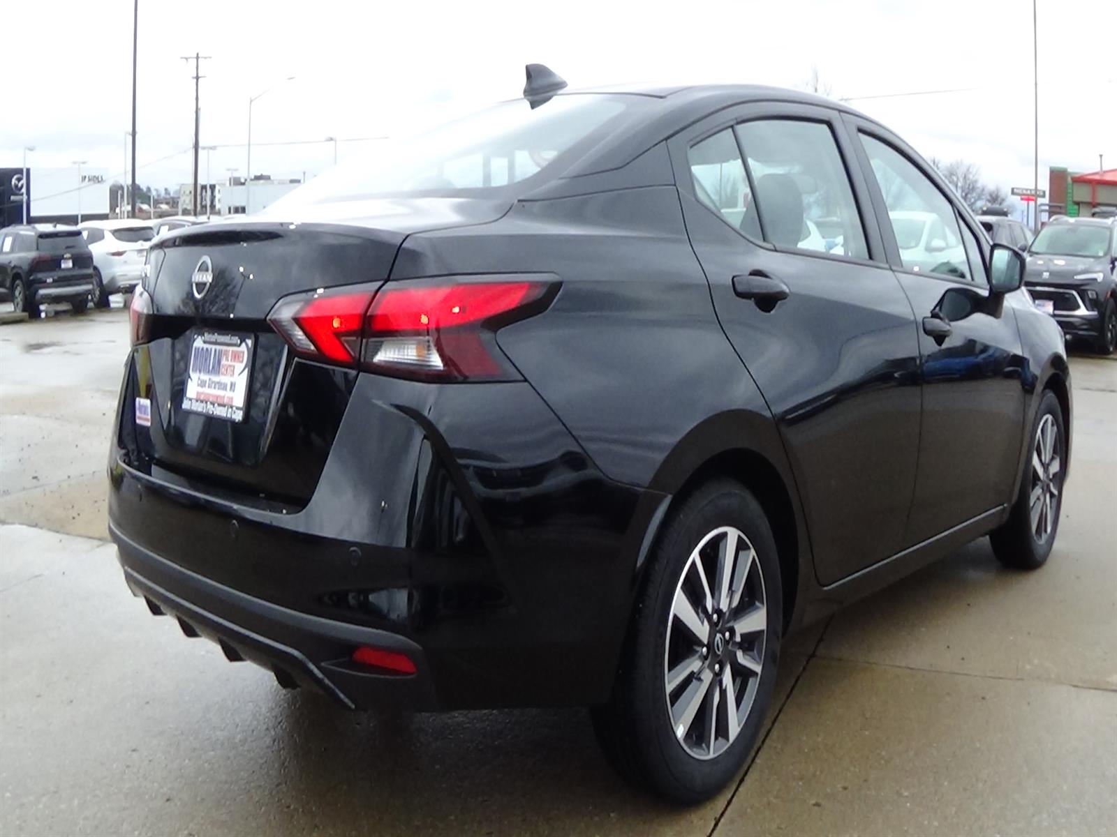 View vehicle photo 6