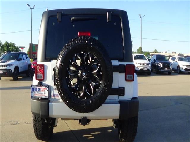 2017 Jeep Wrangler Unlimited Sahara:C6338A