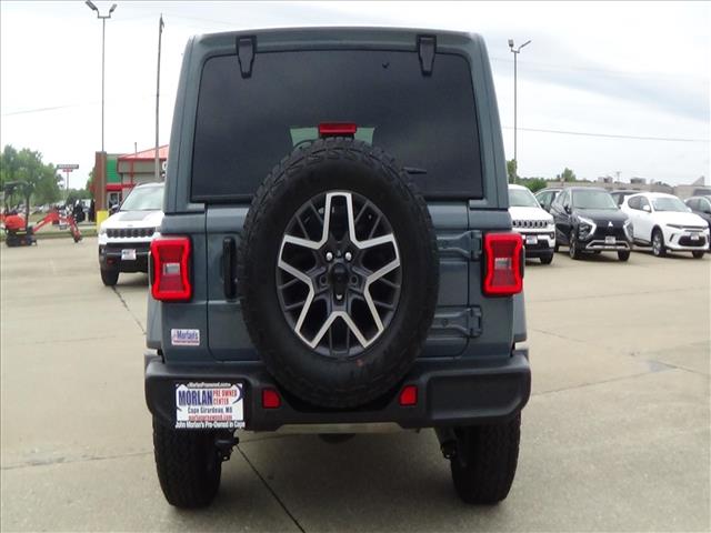 2024 Jeep Wrangler Sahara:C6909