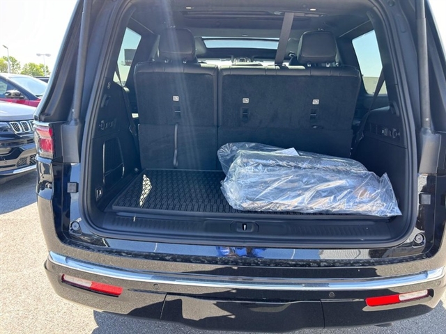 2024 Wagoneer Wagoneer Base