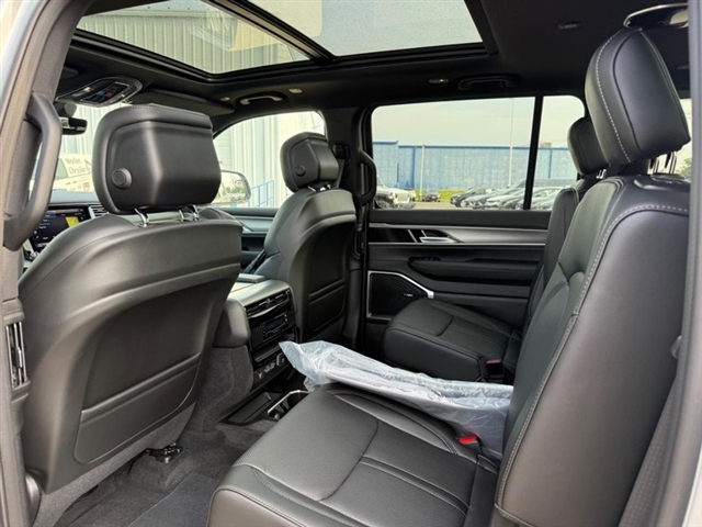 2026 Jeep Grand Wagoneer Upland:26-228