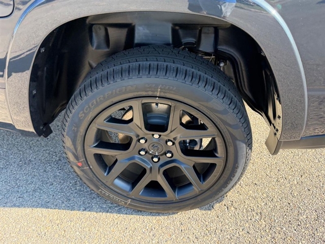2027 RAM 1500 Laramie:27-021