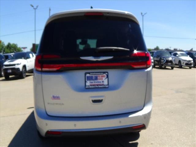 2024 Chrysler Pacifica Touring L:C6854