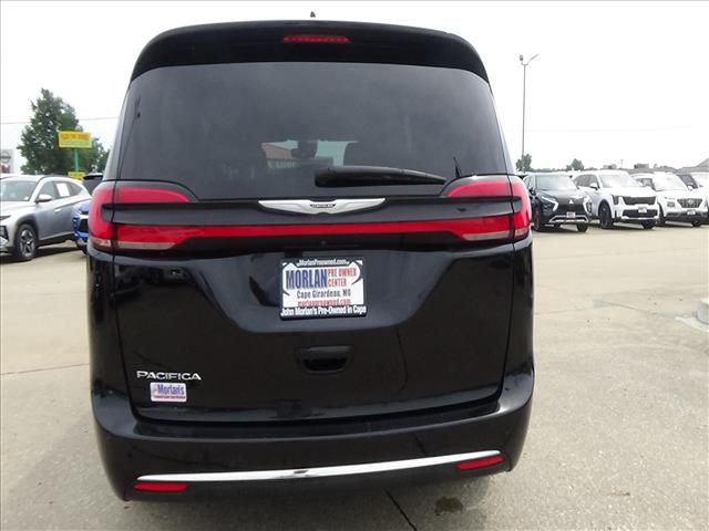 2024 Chrysler Pacifica Touring L:C7068