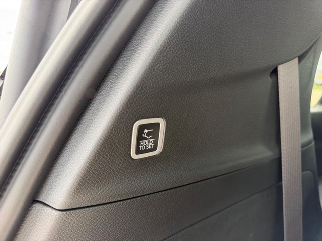 2027 Chrysler Pacifica Select:27-002