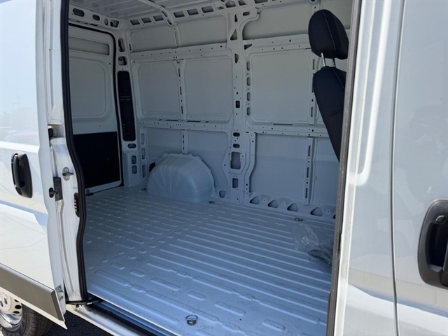 2025 RAM ProMaster Tradesman 1500:25-018