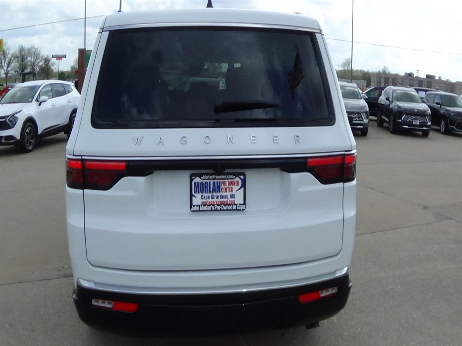 View vehicle photo 7