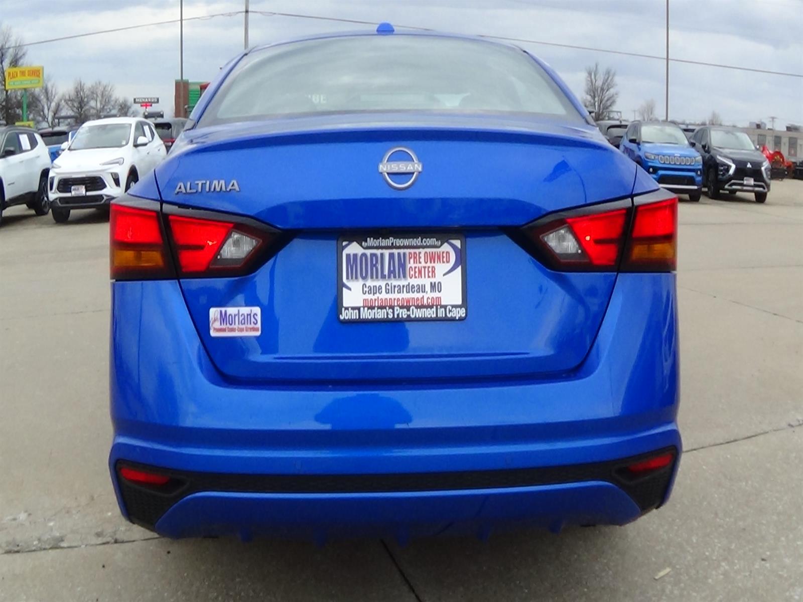 View vehicle photo 7