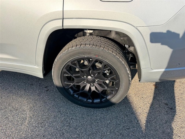 2025 Jeep Grand Cherokee L Summit:25-236