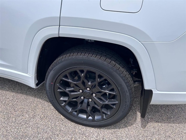 2025 Jeep Grand Cherokee L Summit Reserve
