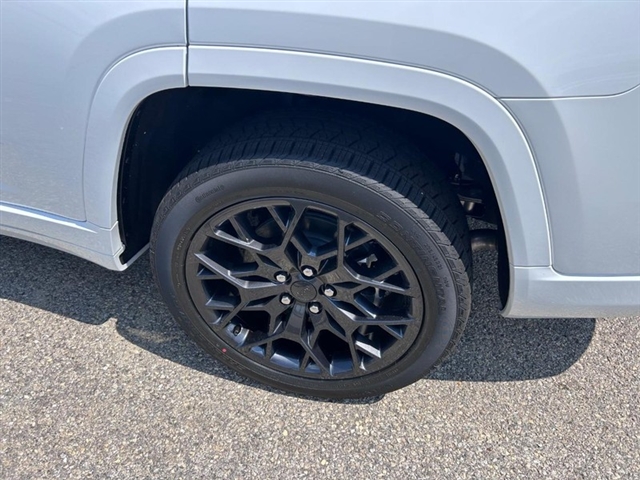 2025 Jeep Grand Cherokee L Summit Reserve