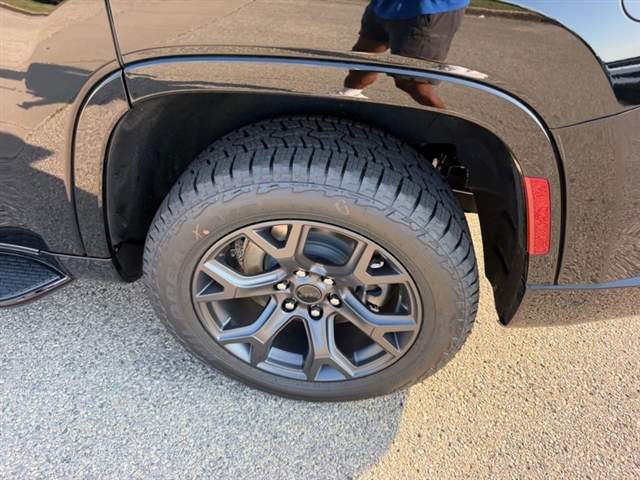 2026 Jeep Grand Wagoneer Upland:26-220