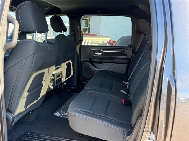 2027 RAM 1500 Big Horn:27-025