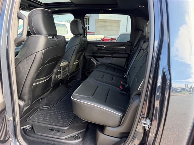 2027 RAM 1500 Limited:27-037