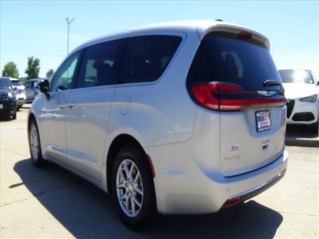 2024 Chrysler Pacifica Touring L:C6854