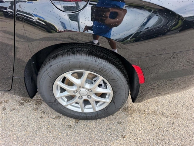 2027 Chrysler Pacifica Select:27-004