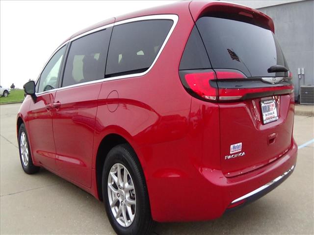 2025 Chrysler Pacifica Select:C6856