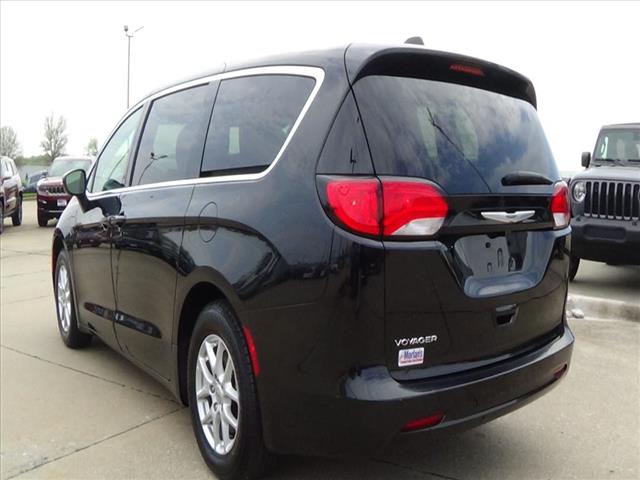 2024 Chrysler Voyager LX