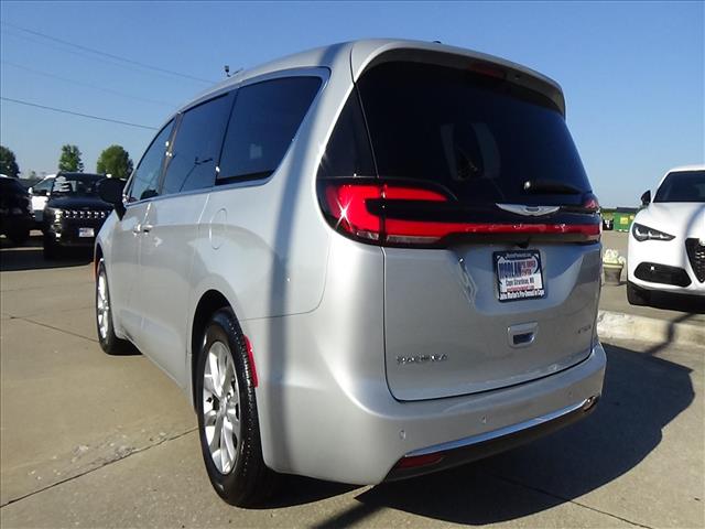 2026 Chrysler Pacifica Limited:C6983