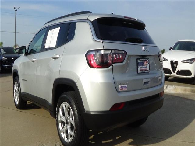 2025 Jeep Compass Latitude:C6869