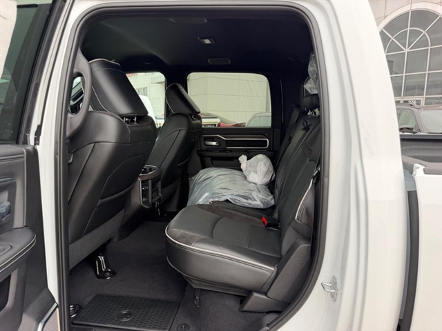2027 RAM 2500 Laramie:27-008