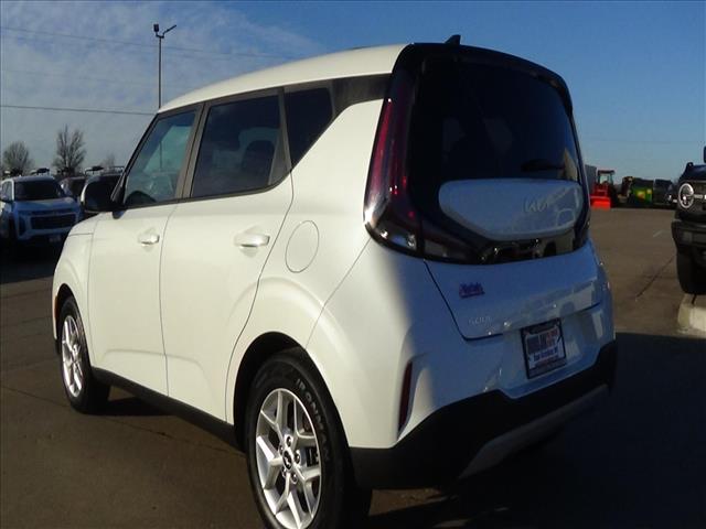 2023 Kia Soul LX:C6803