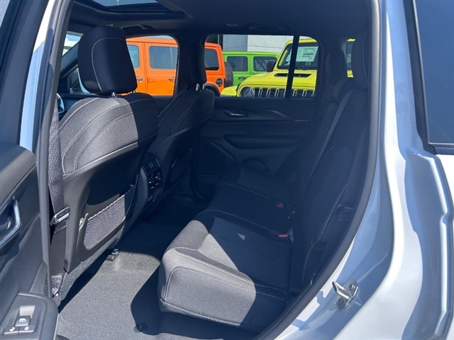 2025 Jeep Grand Cherokee Laredo X:25-222