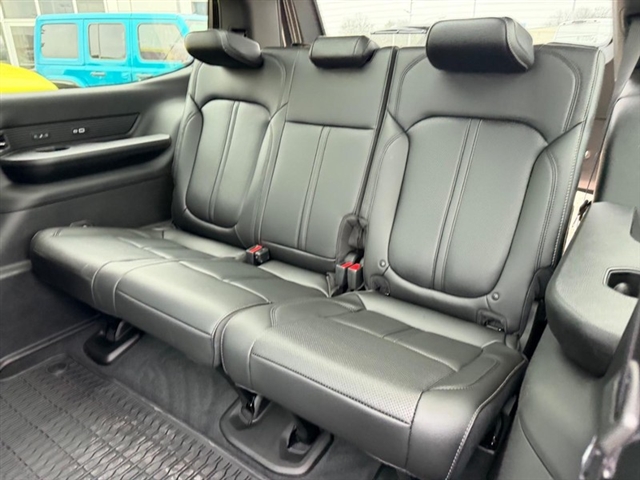 2026 Jeep Grand Wagoneer:26-076