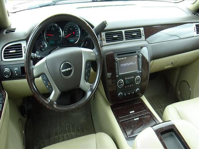 2014 GMC Yukon Denali:C6902A