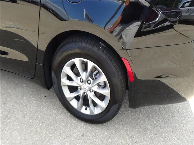 2026 Chrysler Pacifica Limited:C6985