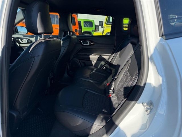 2026 Jeep Compass Latitude:26-015