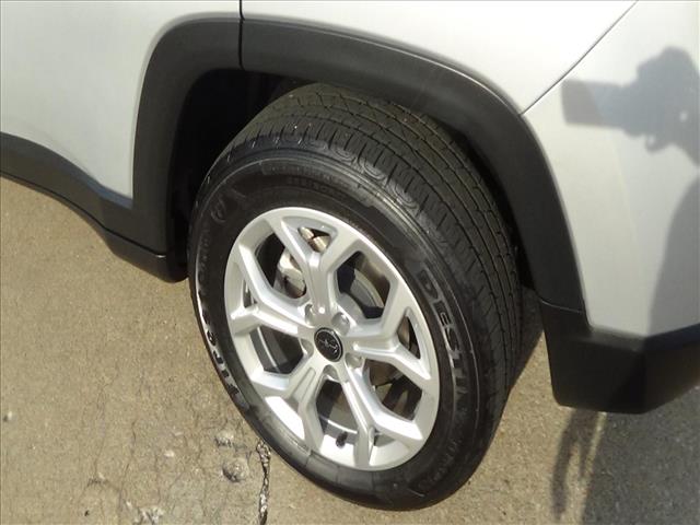 2025 Jeep Compass Latitude:C6869