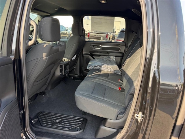 2026 RAM 1500 Big Horn:26-235