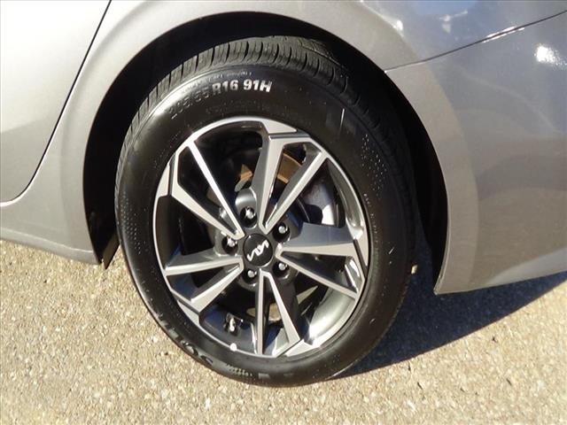 2024 Kia Forte LXS:C6661