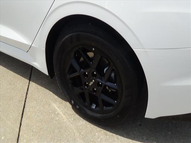 2025 Kia K5 LXS:C6880