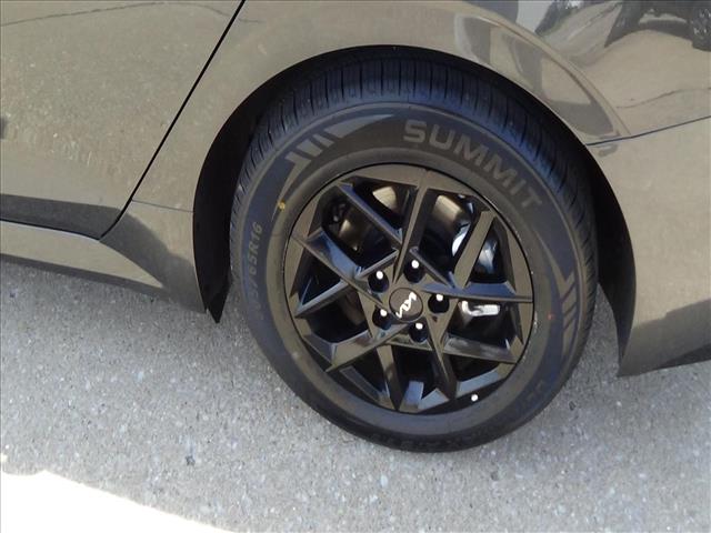 2025 Kia K5 LXS:C6925