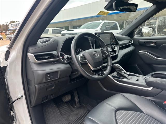 2022 Toyota Highlander XSE