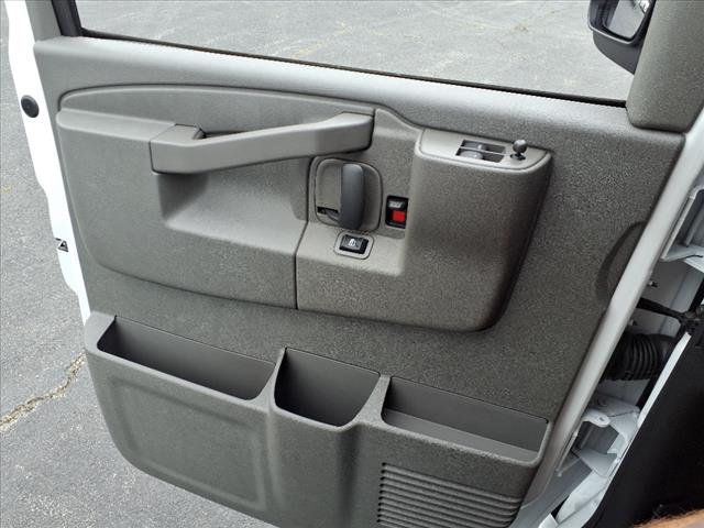2025 Chevrolet Express WT