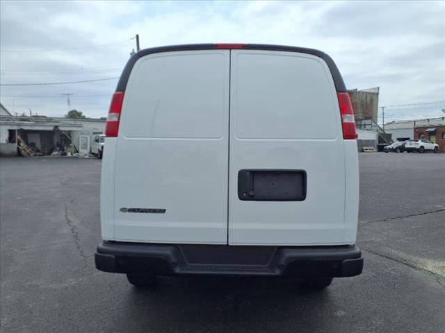 2025 Chevrolet Express WT