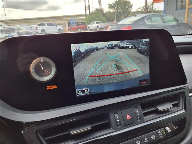 2022 Lexus ES 350 Base