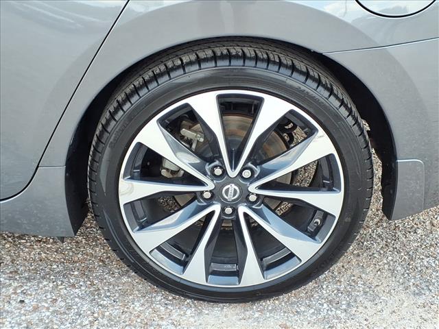 2017 Nissan Maxima 3.5 SR