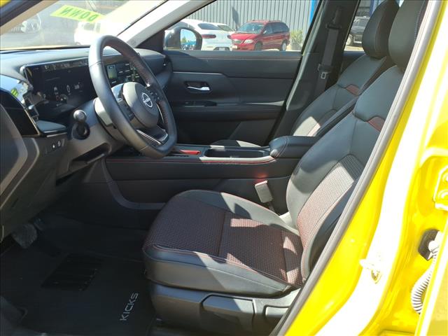 2025 Nissan Kicks SR