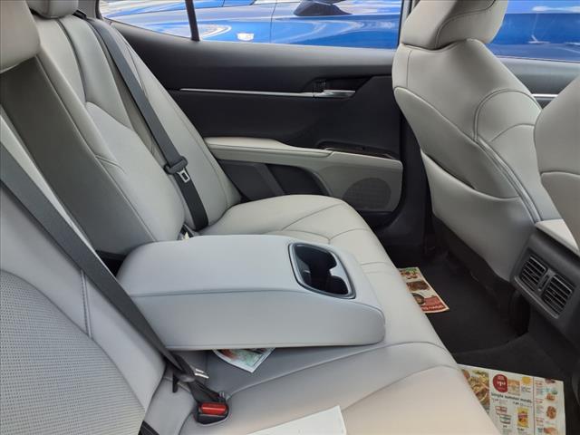2022 Toyota Camry Hybrid XLE