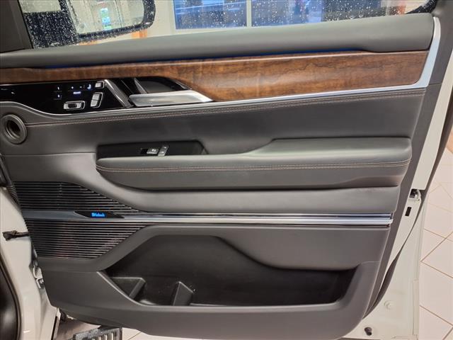 2022 Jeep Grand Wagoneer Series II
