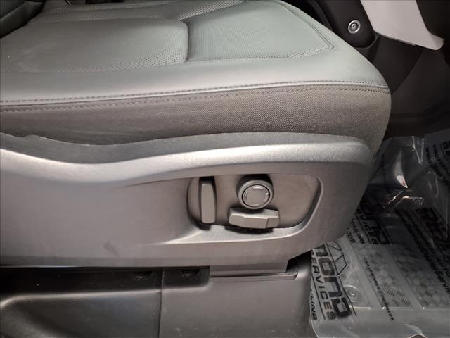 2025 Land Rover Defender S