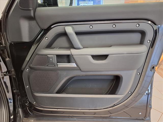 2025 Land Rover Defender S