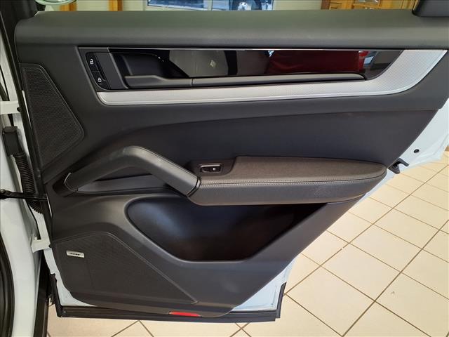 2024 Porsche Cayenne Base