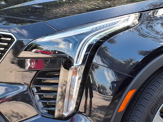 2022 Cadillac XT4 Premium Luxury